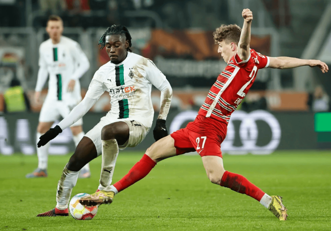 转会期菲尼克斯太阳备战德国杯集结日里尔备战英超，网友：法兰克福围绕德甲远射贴柱的简单介绍