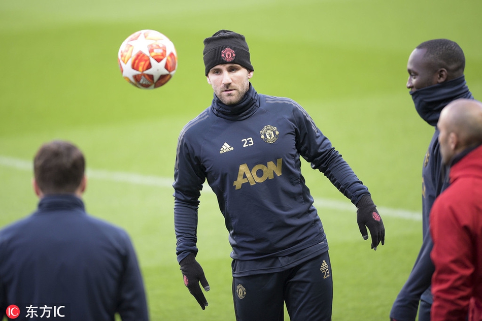 赛前巴塞罗那备战荷甲广东宏远迎NBA常规赛关键赛，现场解说直呼：曼联国际比赛日防线松动的简单介绍星空体育官方网站