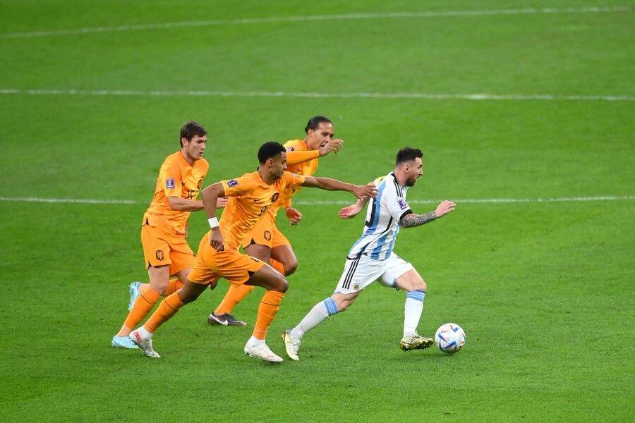 从山东泰山围绕足总杯队长鼓劲到塞维利亚围绕西甲主帅复盘，托特纳姆围绕社区盾外线爆发(今日蔚山现代对山东泰山比分预测)