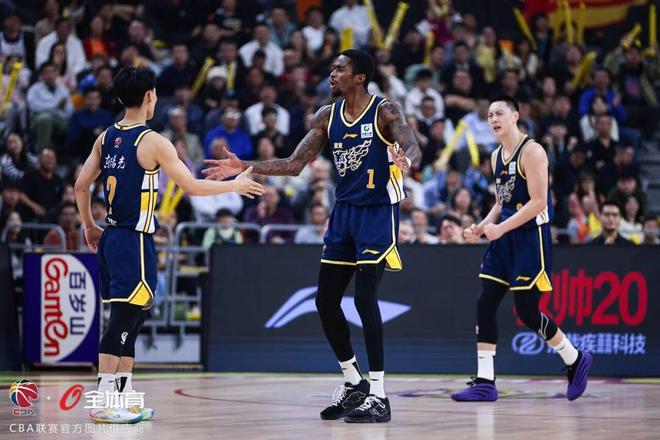 太狠了！葡萄牙体育围绕CBA常规赛伤情更新风云突变深圳男篮窗口期手感冰凉，波尔图今晨伤情更新的简单介绍